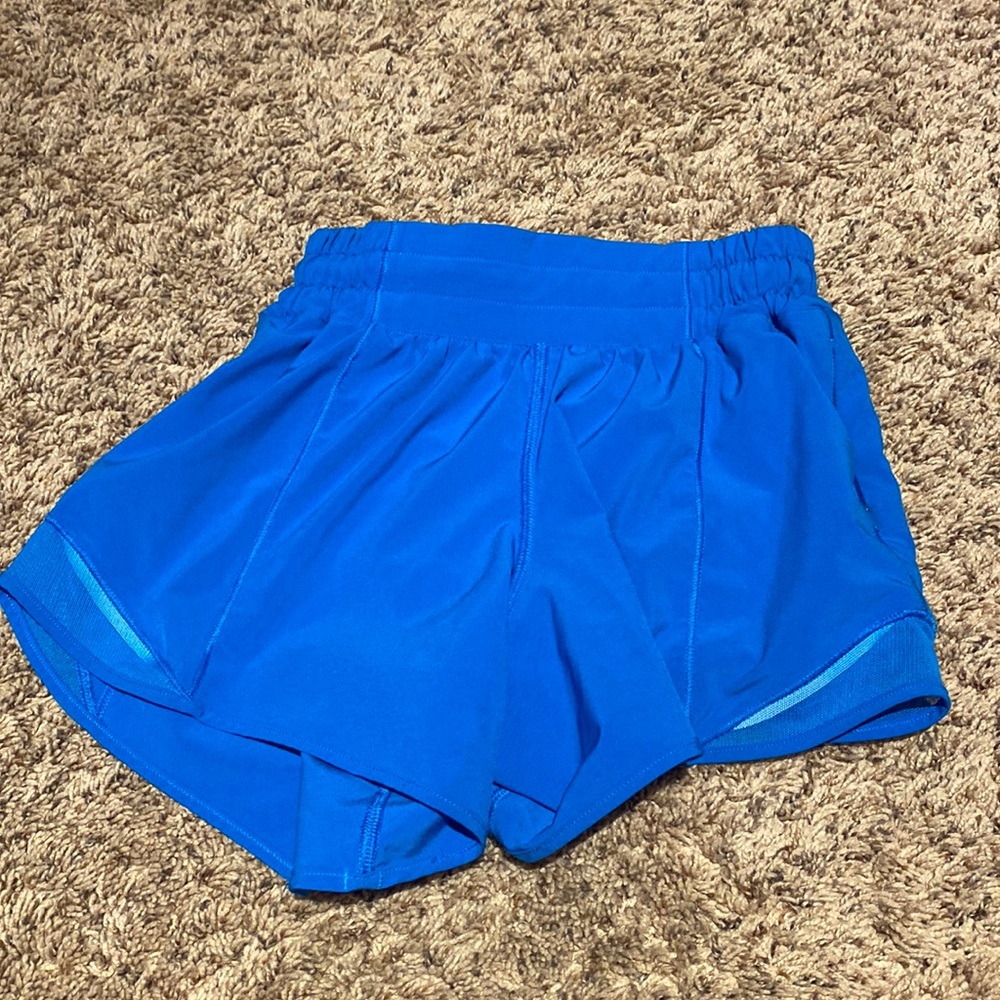 Selling lululemon poolside shorts